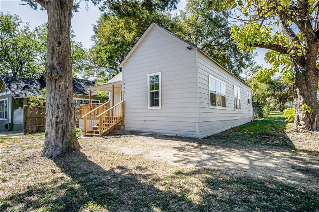 1002 S 2nd ST