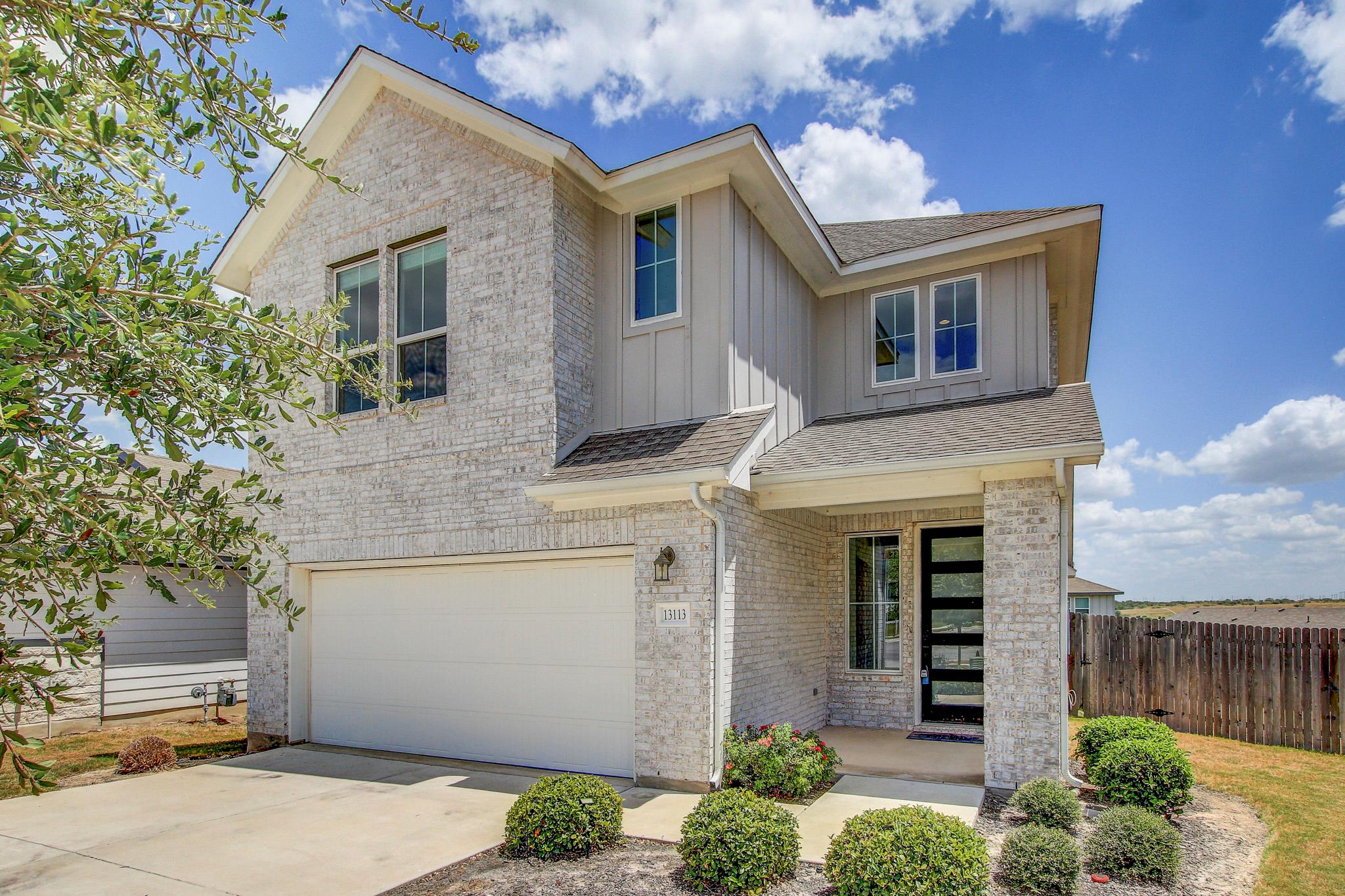13113 Barrister LN