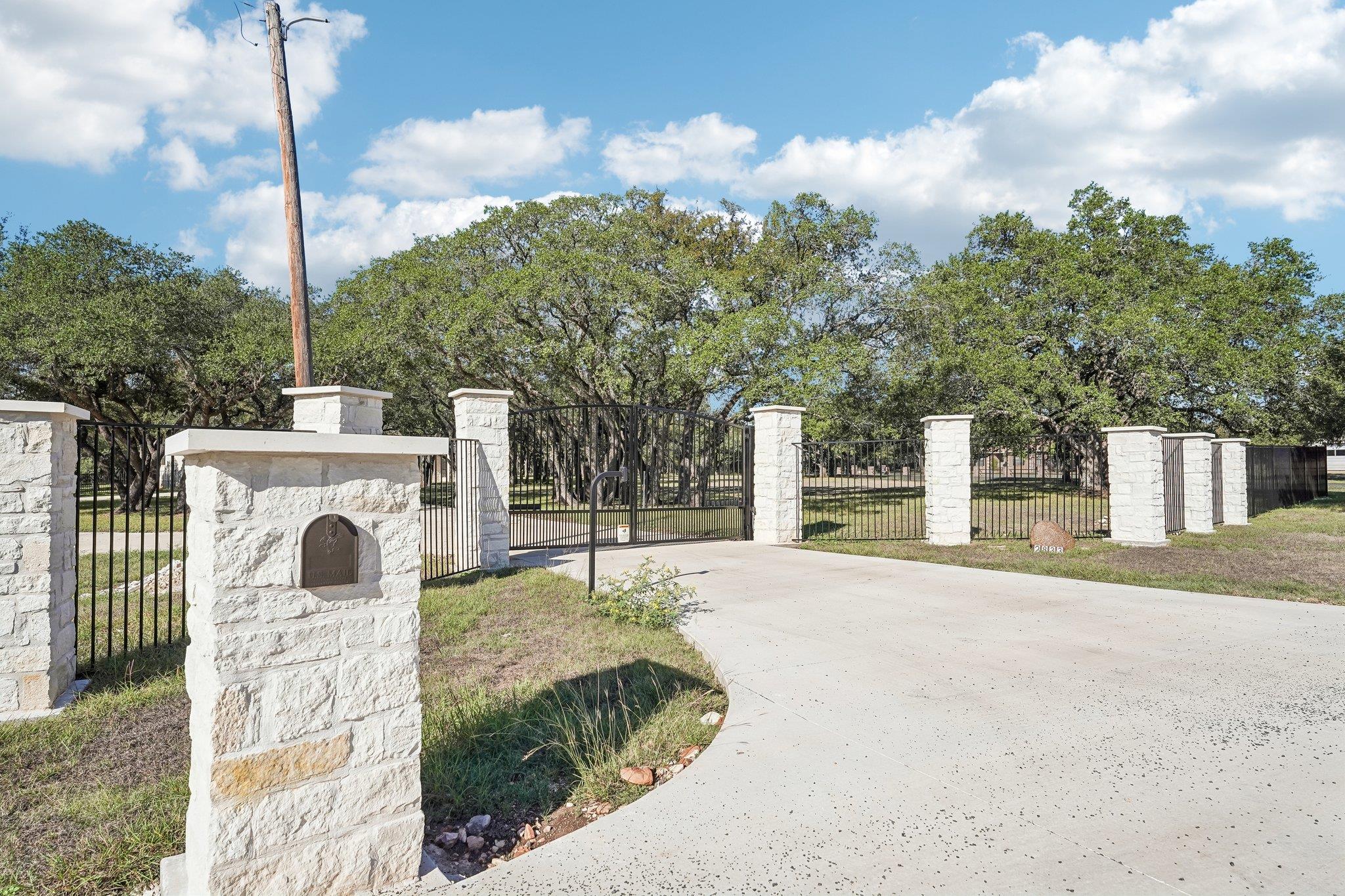 2833 Cedar Hollow RD