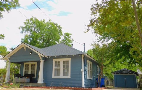 1111 McLain ST Taylor TX 76574