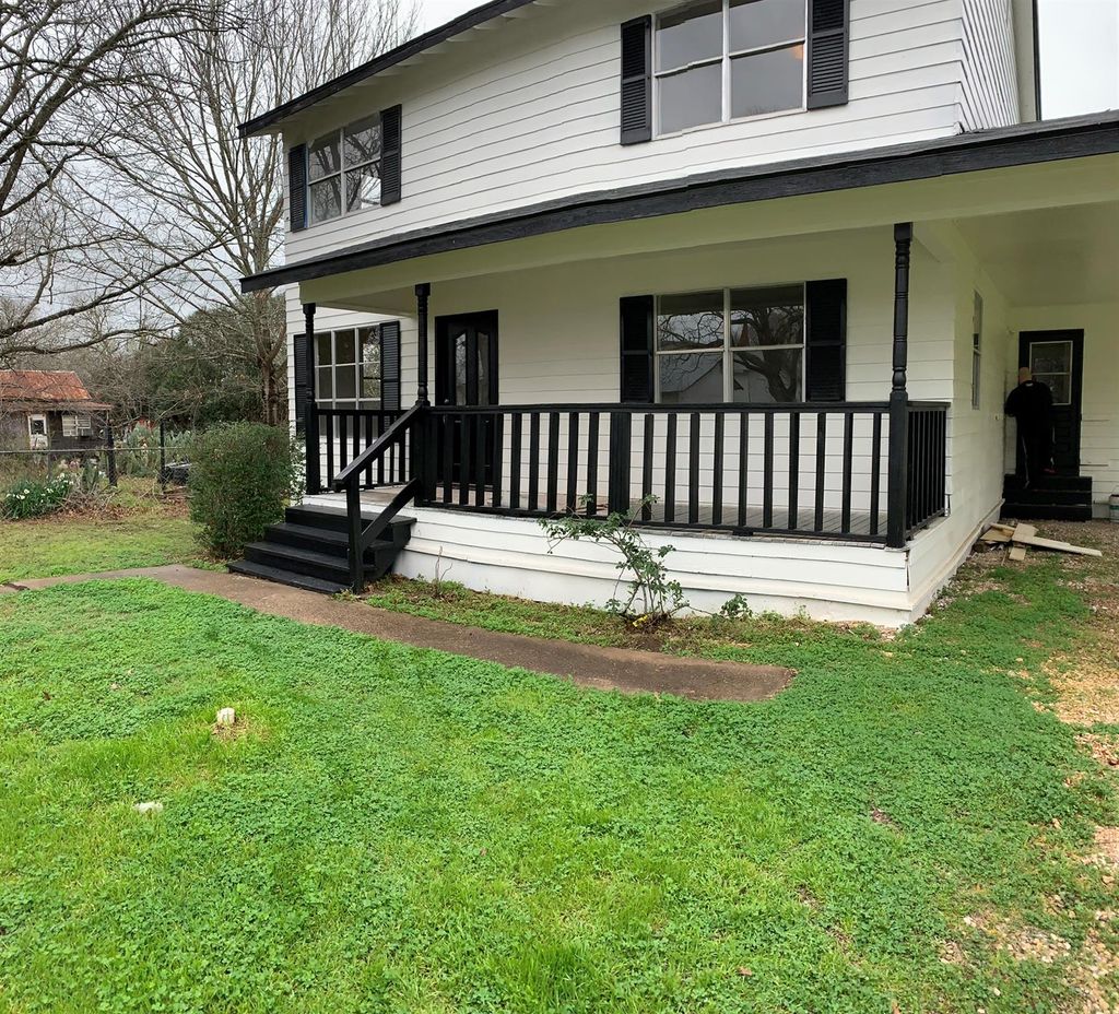 Photo of 516 San Saba ST, Lockhart, TX 78644 (MLS # 6954053)