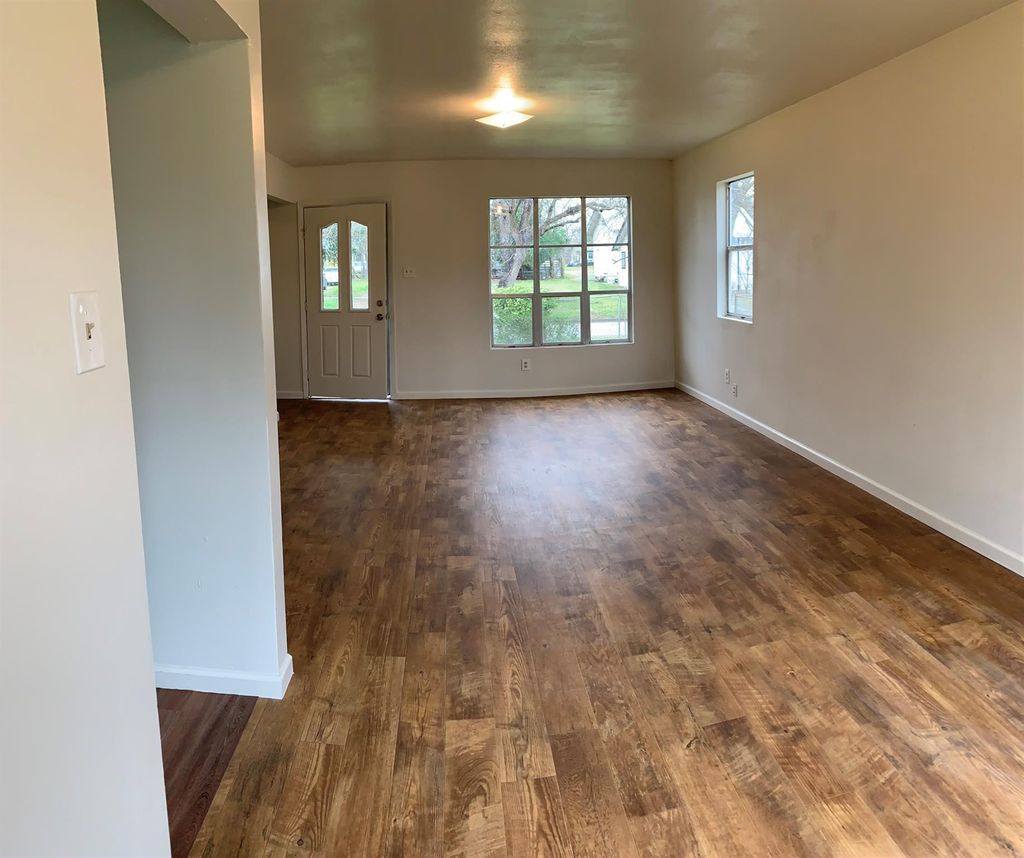 Photo of 516 San Saba ST, Lockhart, TX 78644 (MLS # 6954053)