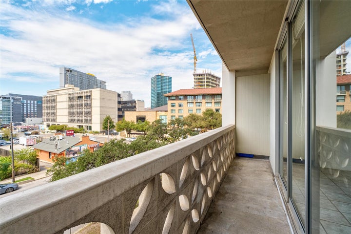 Photo 1 of 20 — 1801 Lavaca ST 3B, Austin, TX 78701