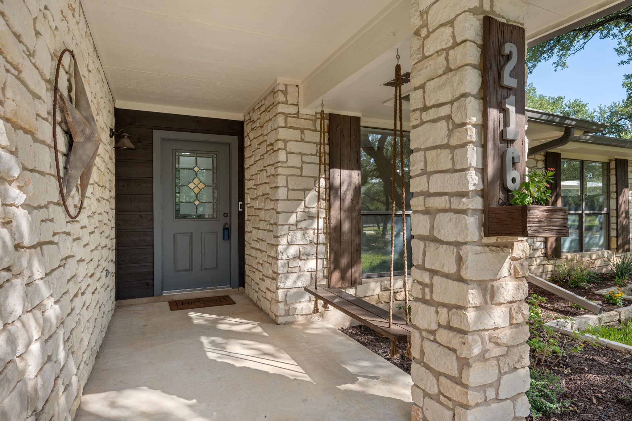 216 Country RD