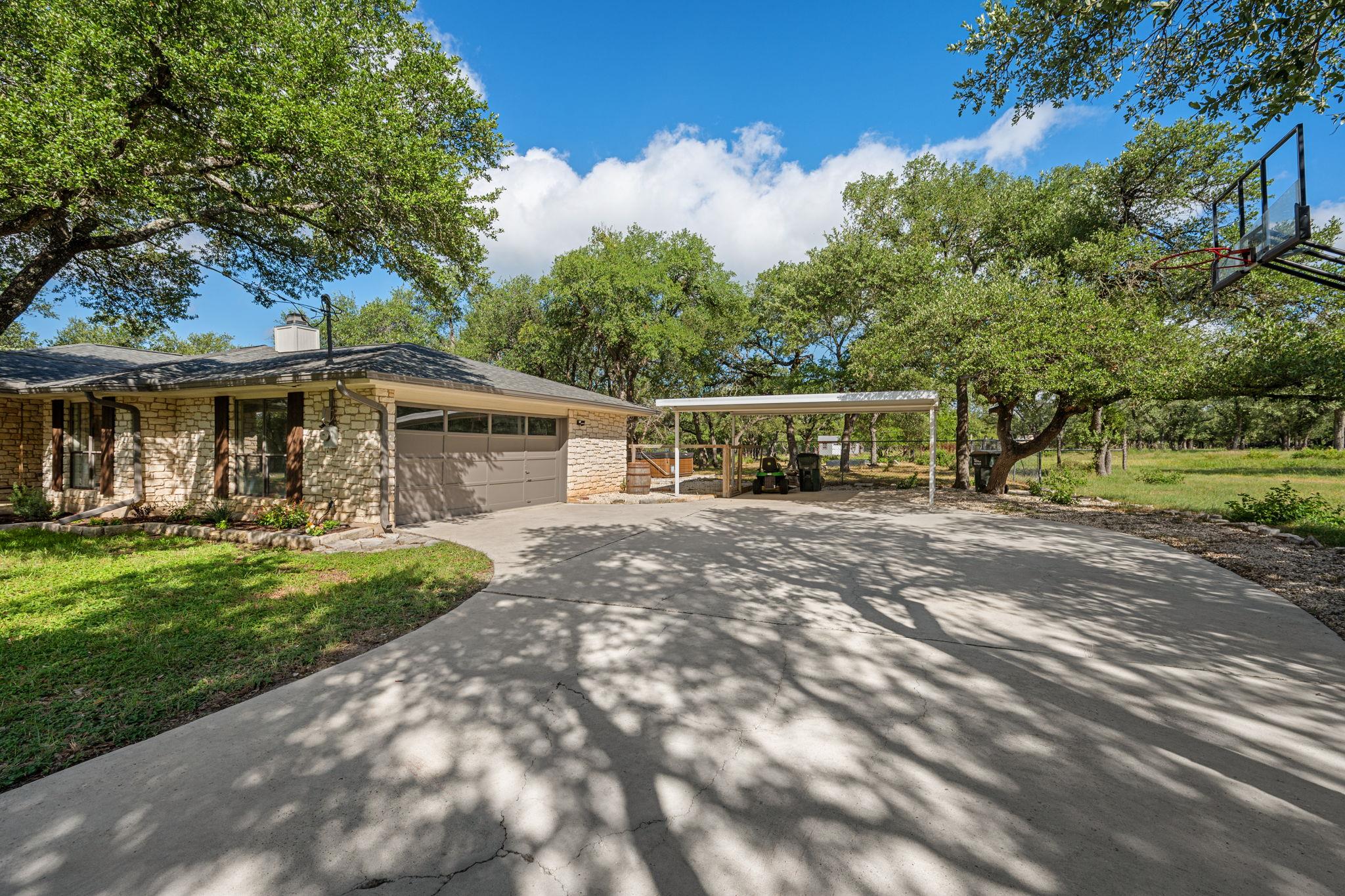 216 Country RD