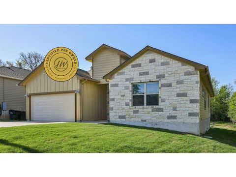 170 Nuuanu LN Bastrop TX 78602