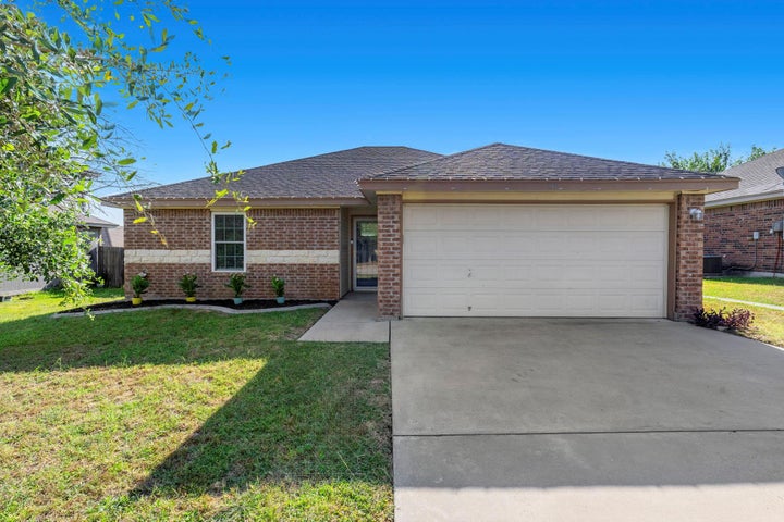 Photo 1 of 28 — 116 Soapstone DR, Jarrell, TX 76537