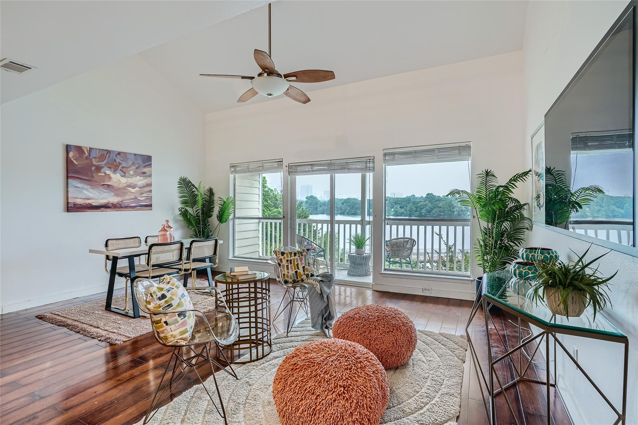 View Austin, TX 78741 condo