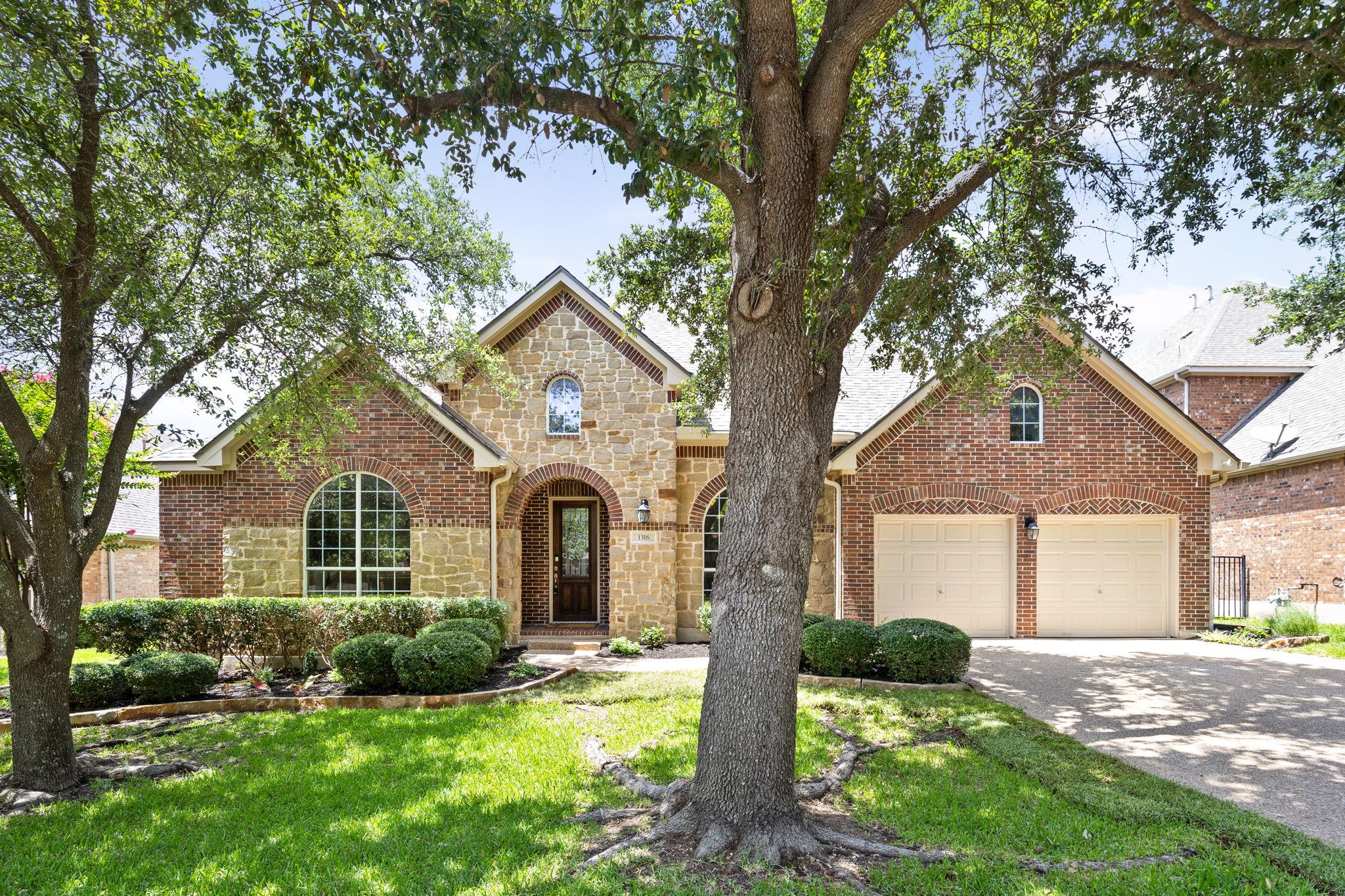 1316 Hillridge DR