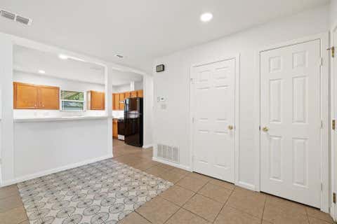 Tiny photo for 2409 Glen Springs WAY, Austin, TX 78741 (MLS # 2992065)