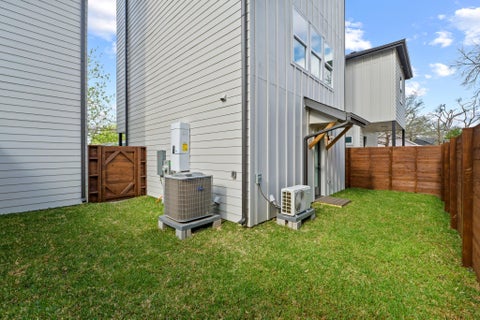 Tiny photo for 911 Calle Limon #2, Austin, TX 78702 (MLS # 5416282)