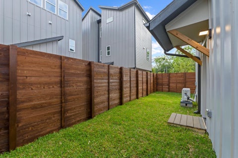 Tiny photo for 911 Calle Limon #2, Austin, TX 78702 (MLS # 5416282)