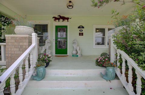 Photo of 1903 S Austin Ave, Georgetown, TX 78626 (MLS # 5441108)