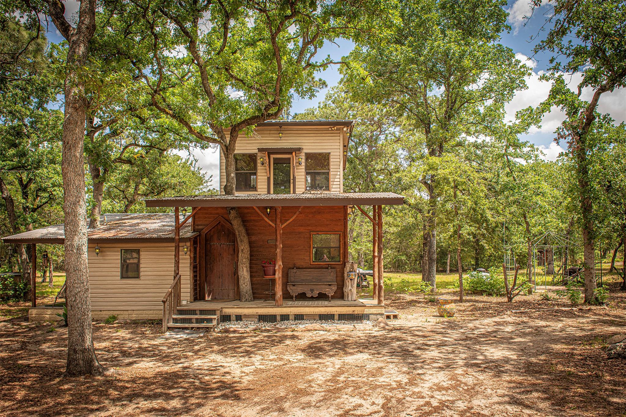 914 Sand Hills RD