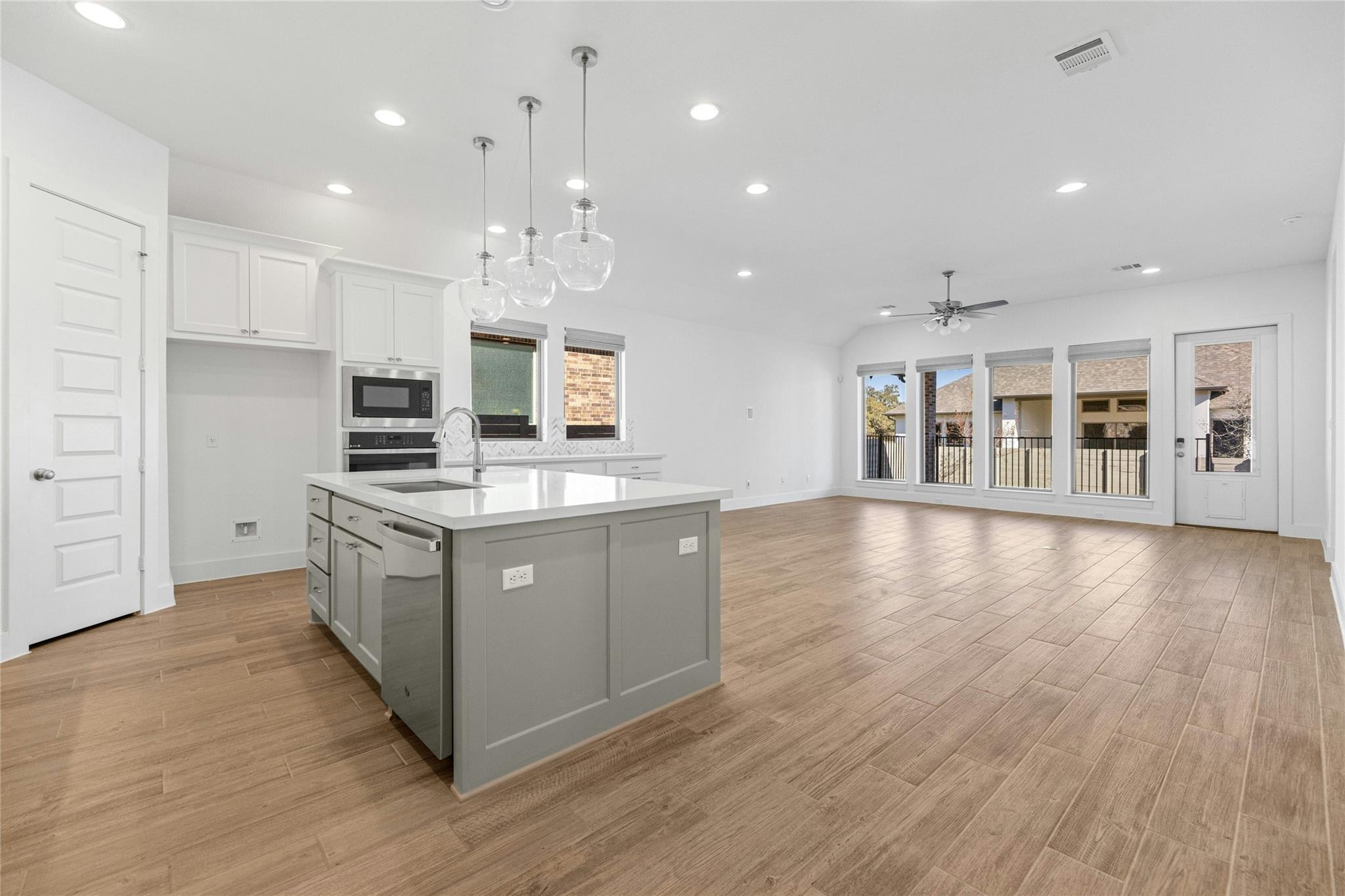229 Ashmore LN