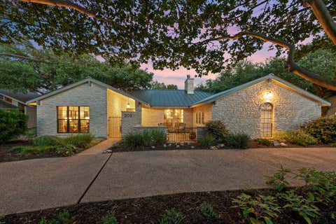 Photo of 205 Copperleaf RD, Lakeway, TX 78734 (MLS # 8661958)