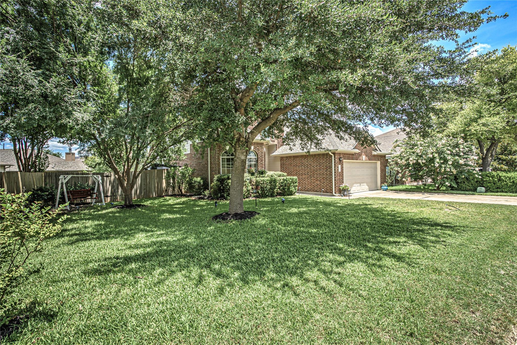 2712 Kickapoo Cavern DR
