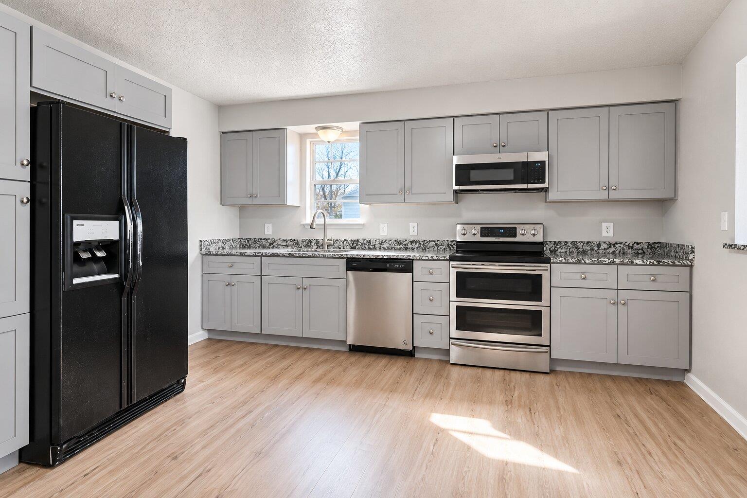303 E AUSTIN Ave