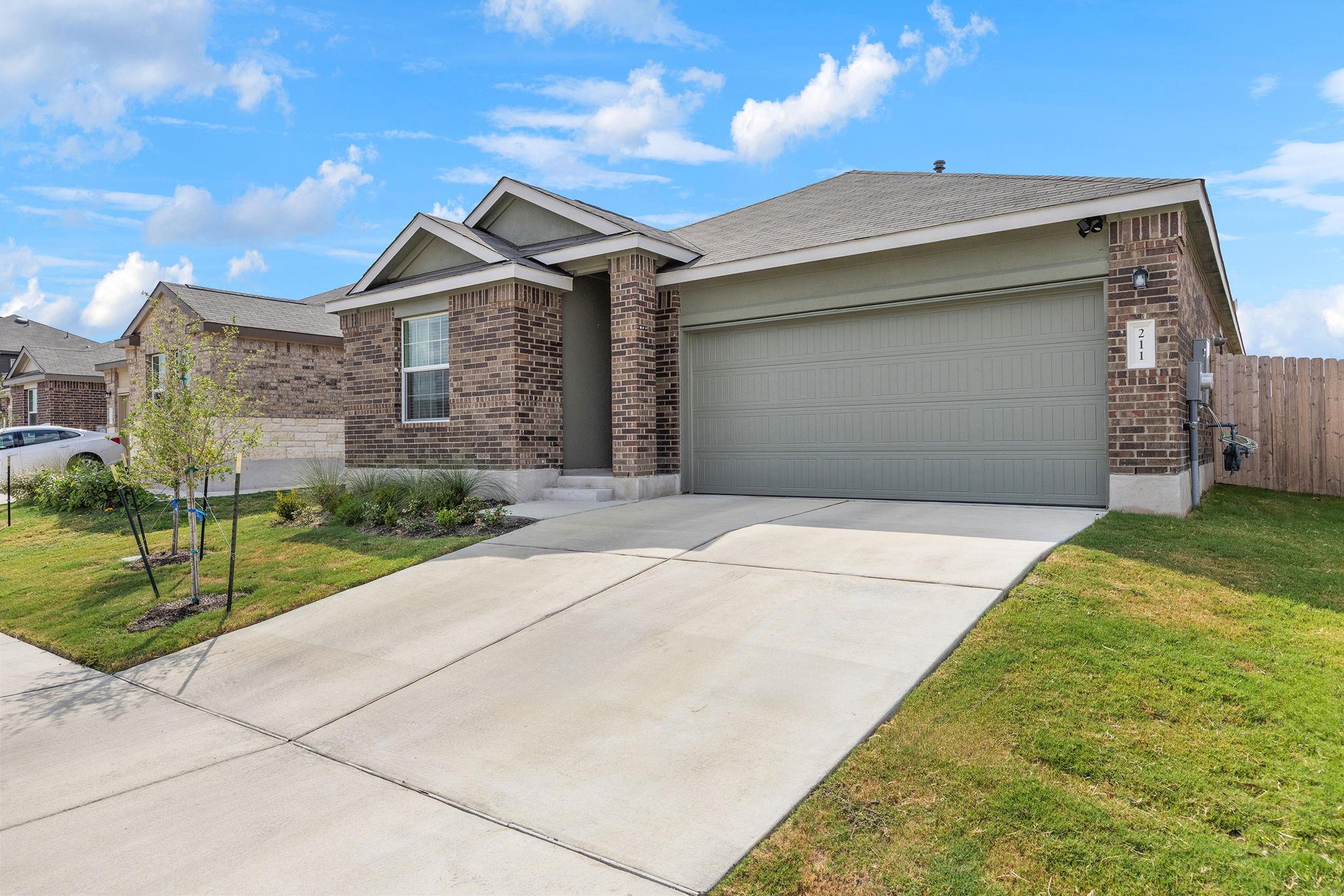 211 Camargue DR