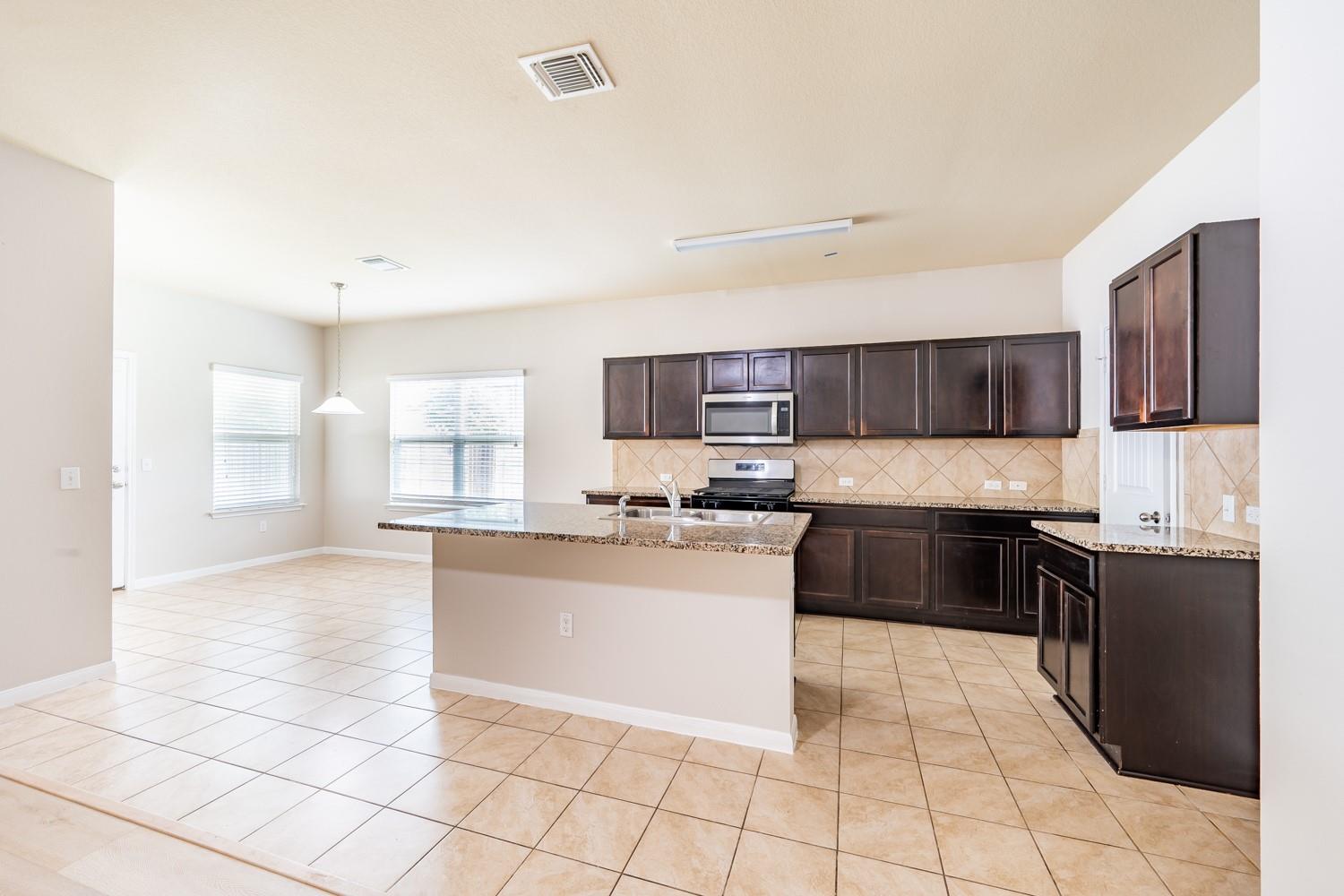 1605 Atlas RD