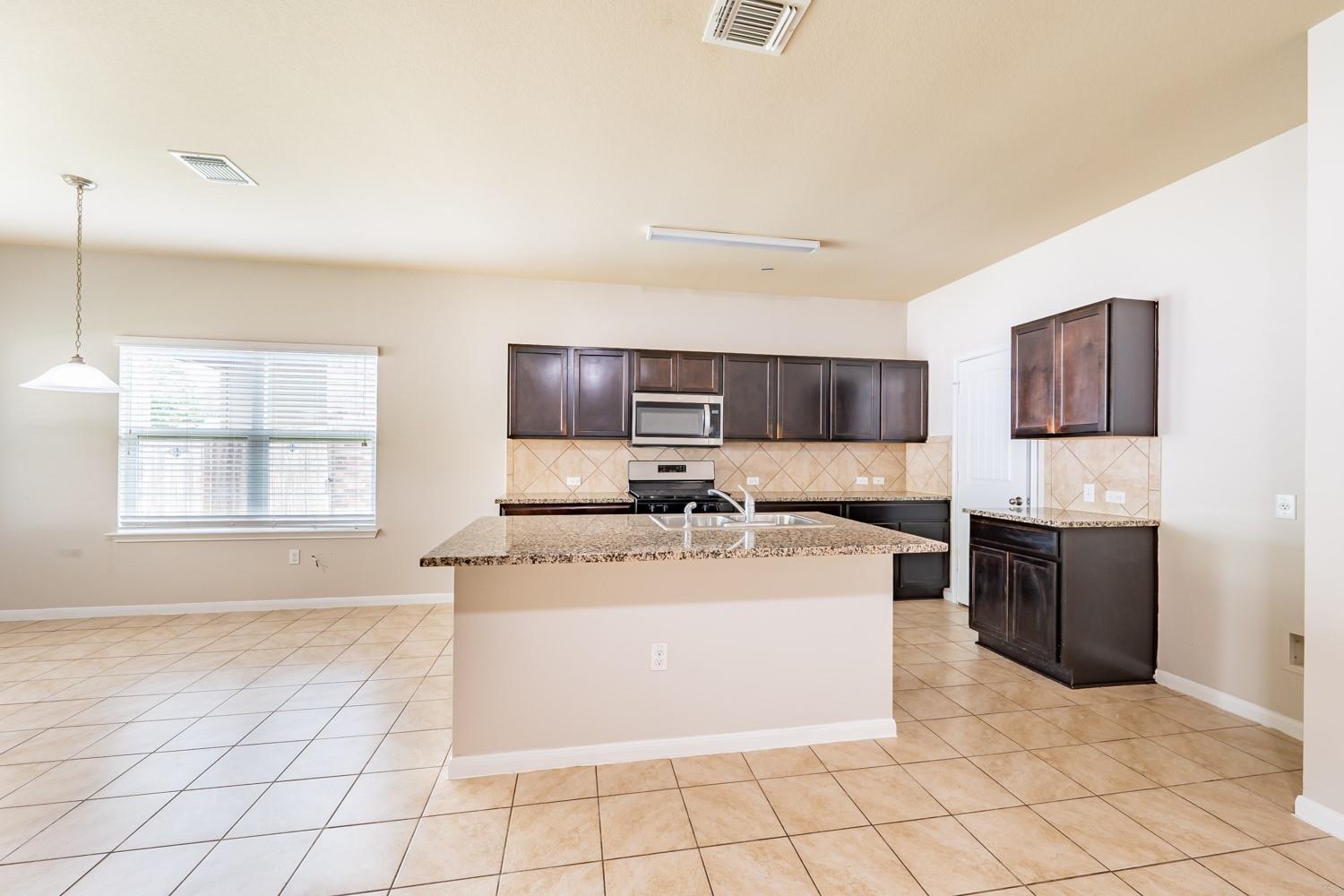 1605 Atlas RD