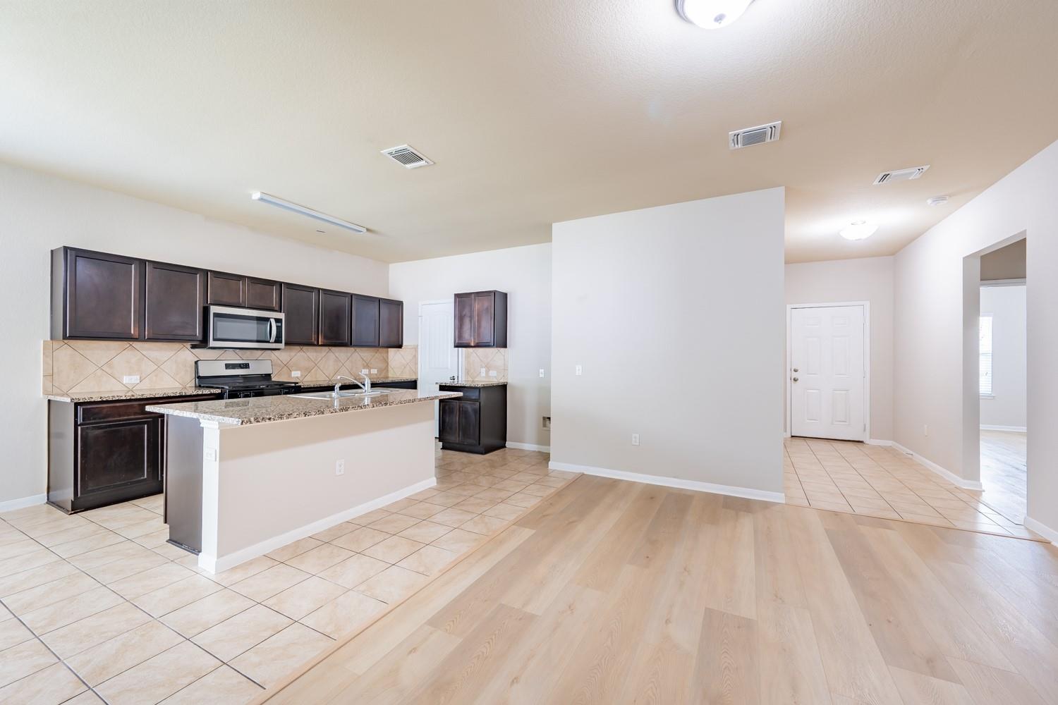 1605 Atlas RD