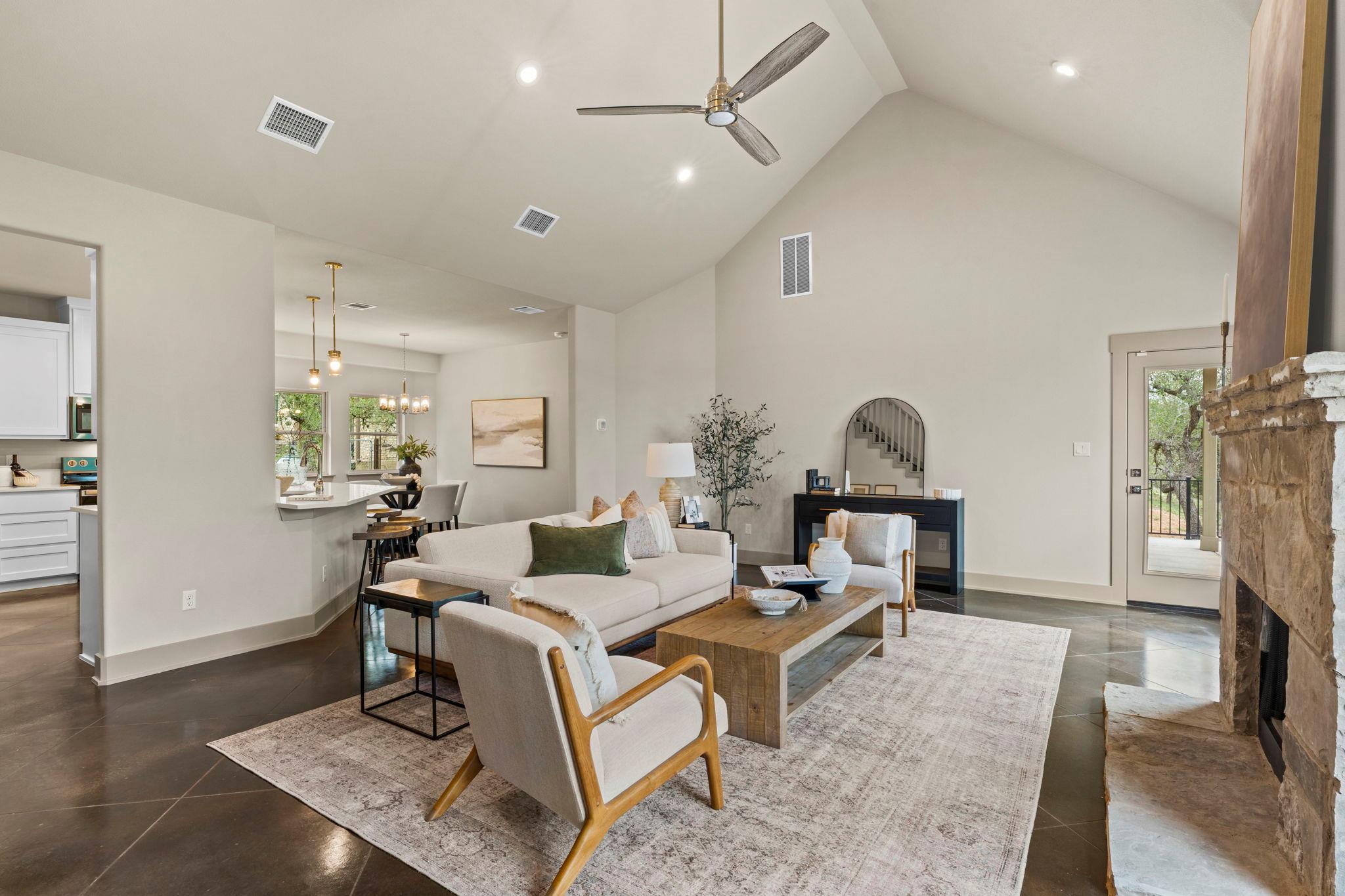 112 Twin Creek CIR