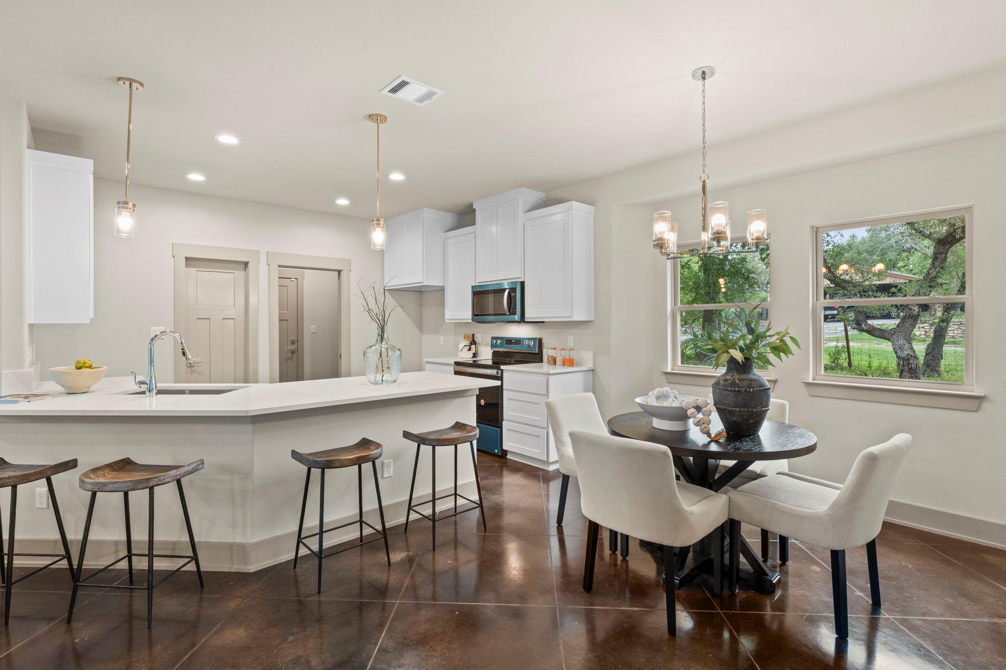 112 Twin Creek CIR