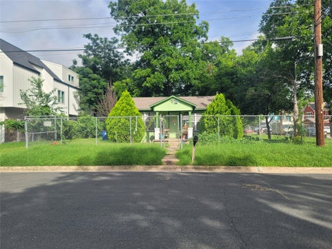 Photo of 1104 Brass ST, Austin, TX 78702 (MLS # 5440899)