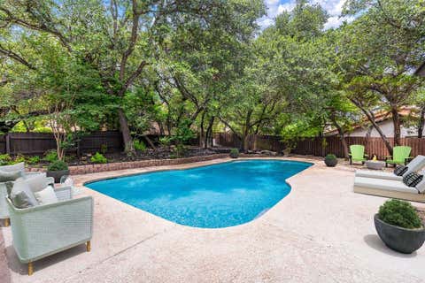 Photo of 201 Timpanagos DR, Lakeway, TX 78734 (MLS # 6873773)