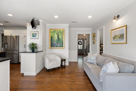 Tiny photo for 2103 Doral DR, Austin, TX 78746 (MLS # 2407129)