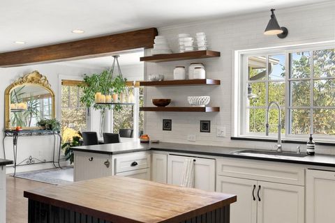 2103 Doral DR Austin TX 78746