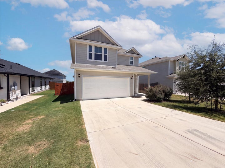 Photo 1 of 18 — 124 Crescent ST, Georgetown, TX 78626