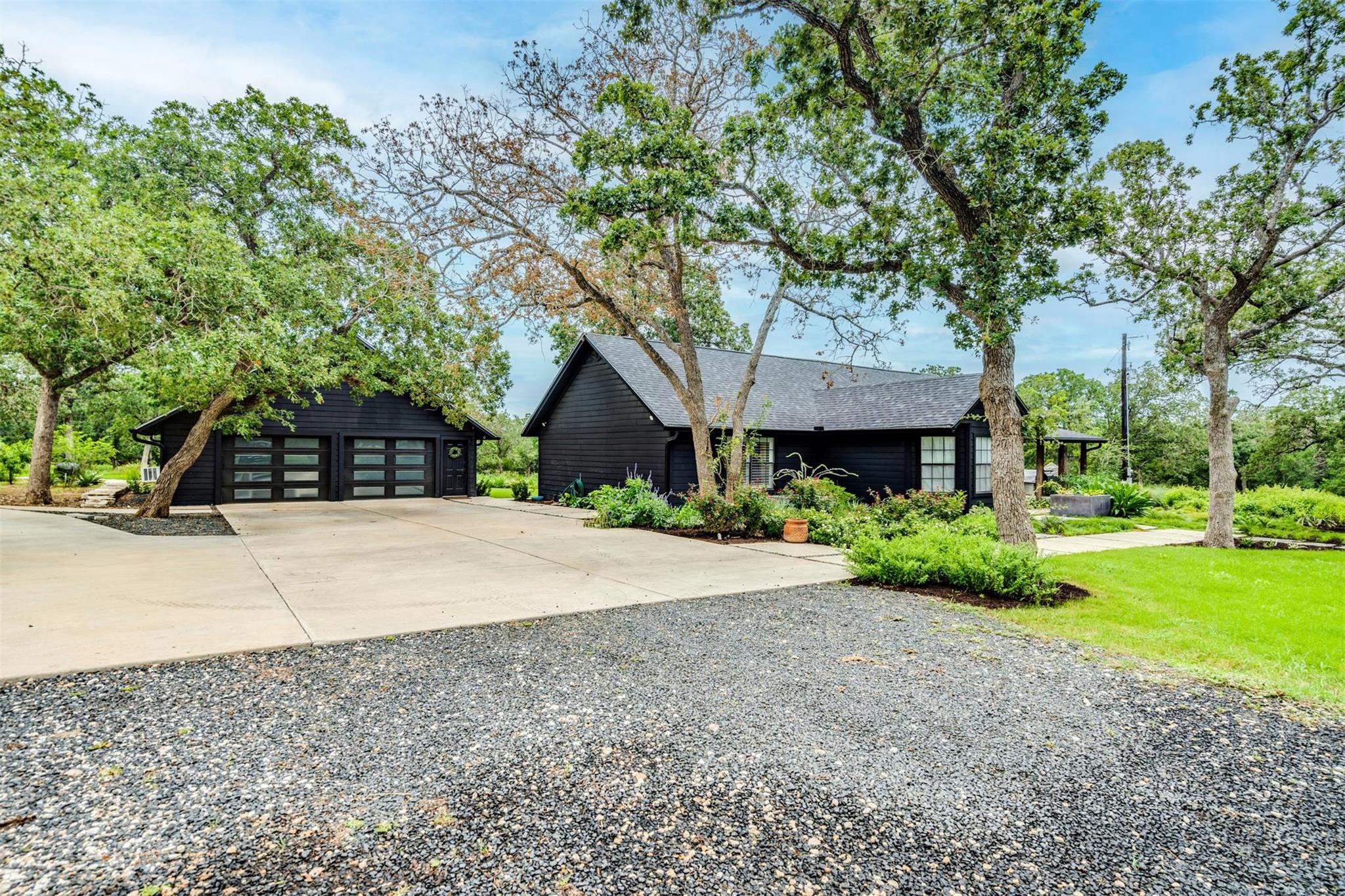 160 Shady Oaks DR