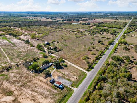 A home in Luling