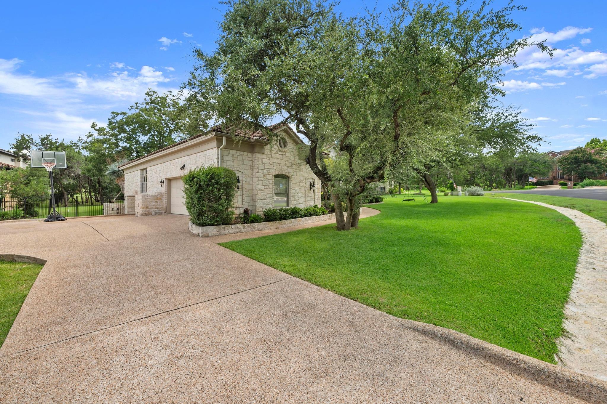 9 Heatherbloom LN