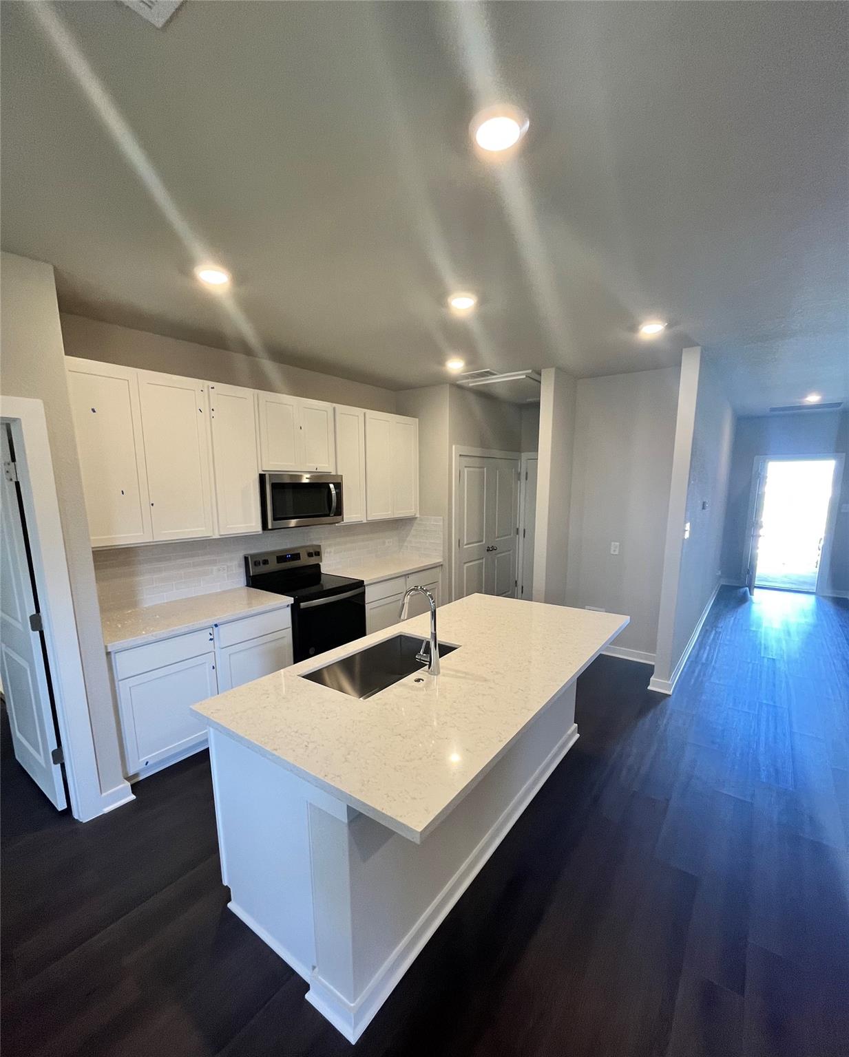 208 Lazy Lizzy RD