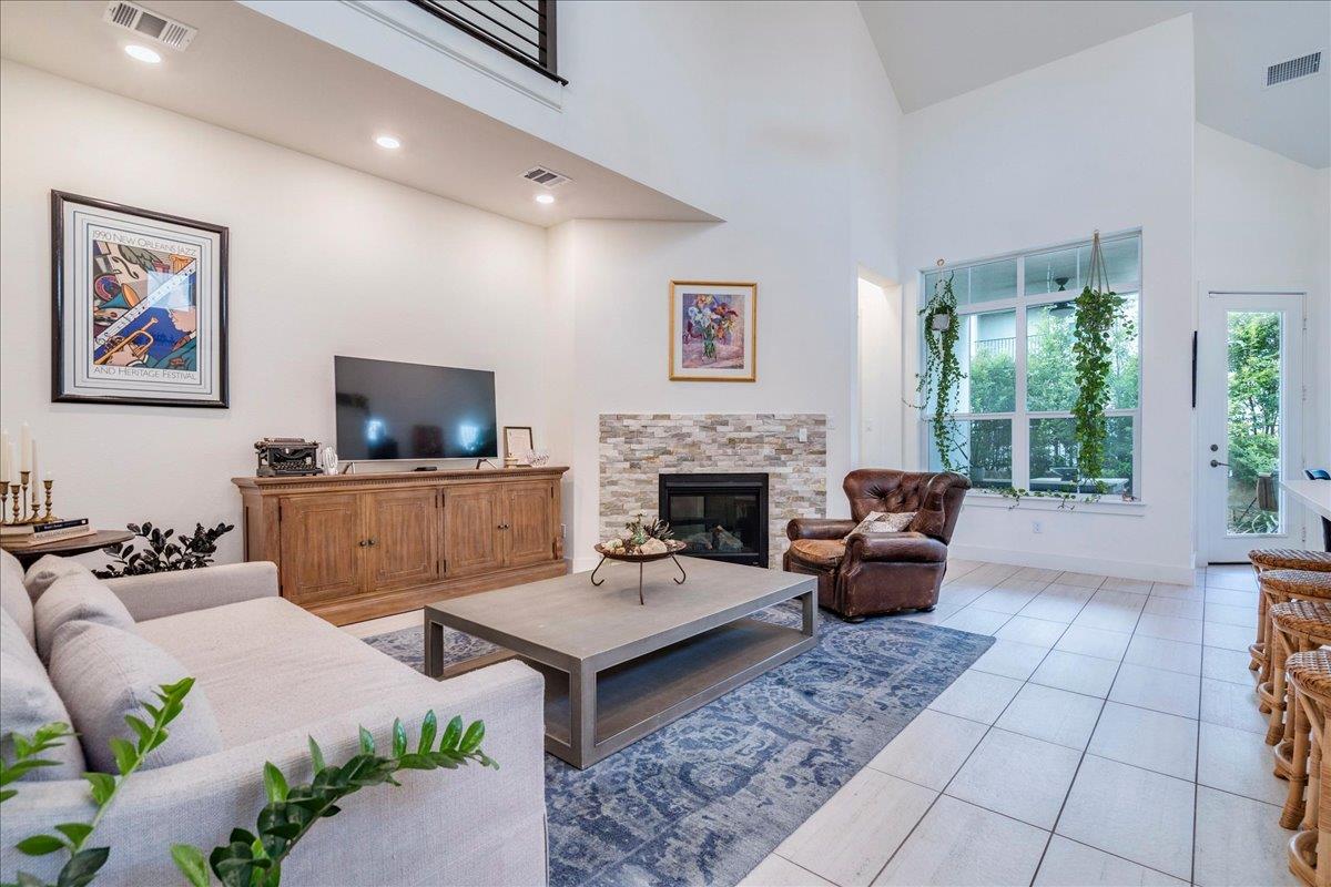 306 Olivia DR 125