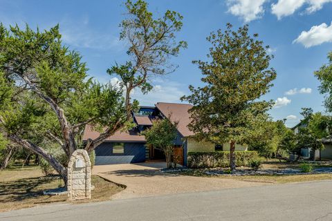Photo of 409 Palos Verdes DR, Lakeway, TX 78734 (MLS # 1371976)