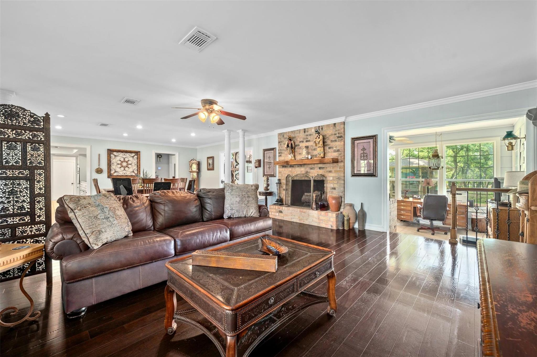 1008 Lone Star DR