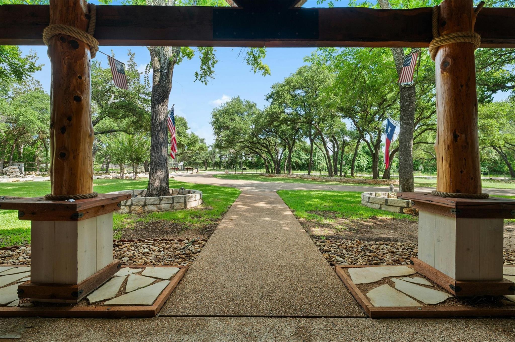 1008 Lone Star DR