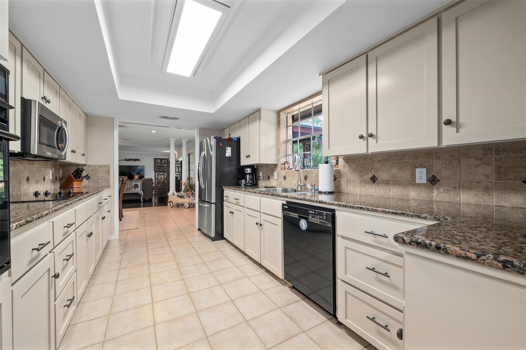1008 Lone Star DR