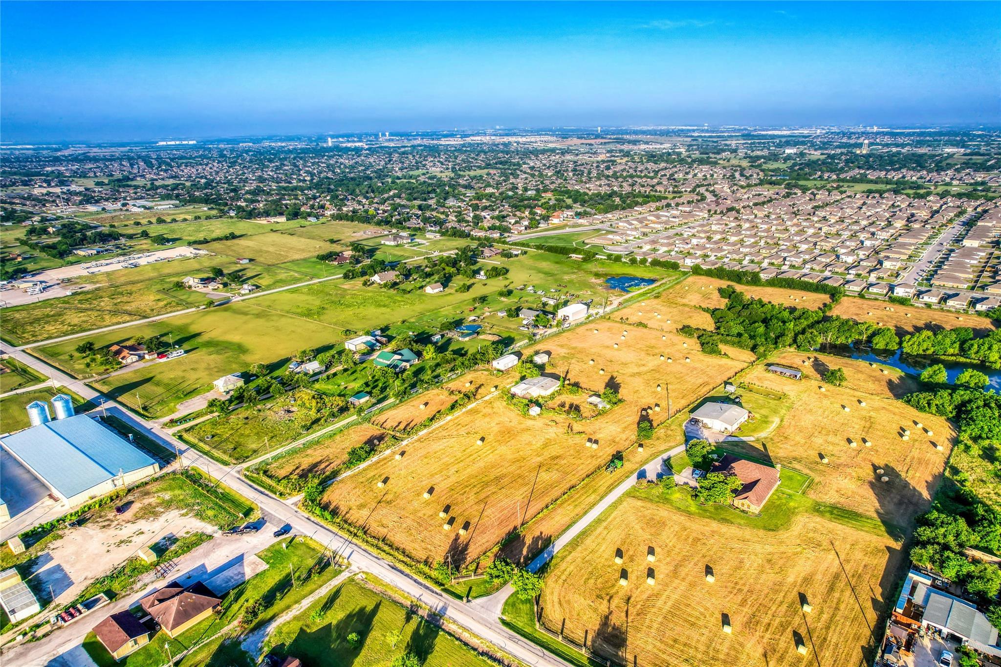 21602 Martin LN