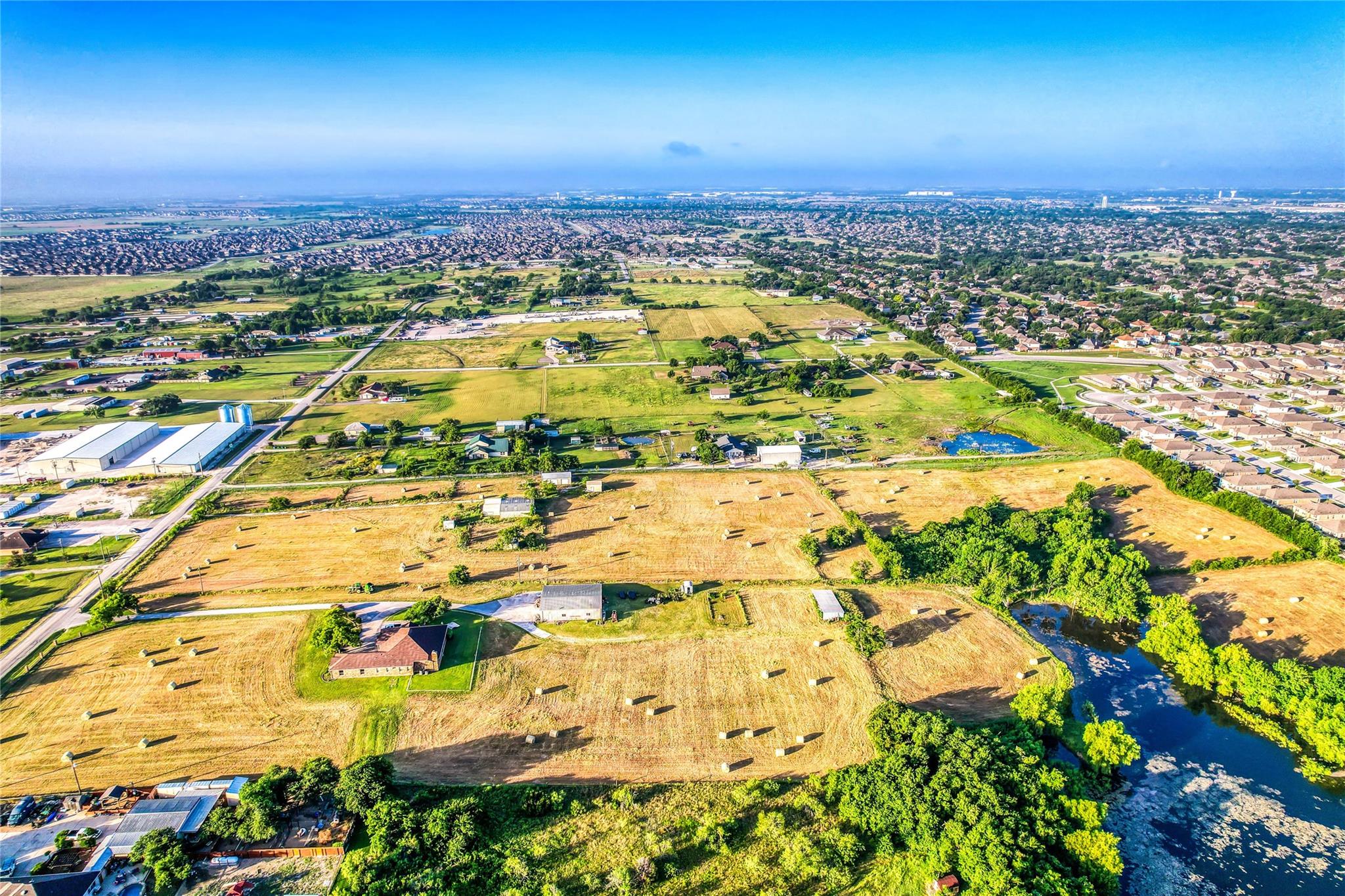21602 Martin LN