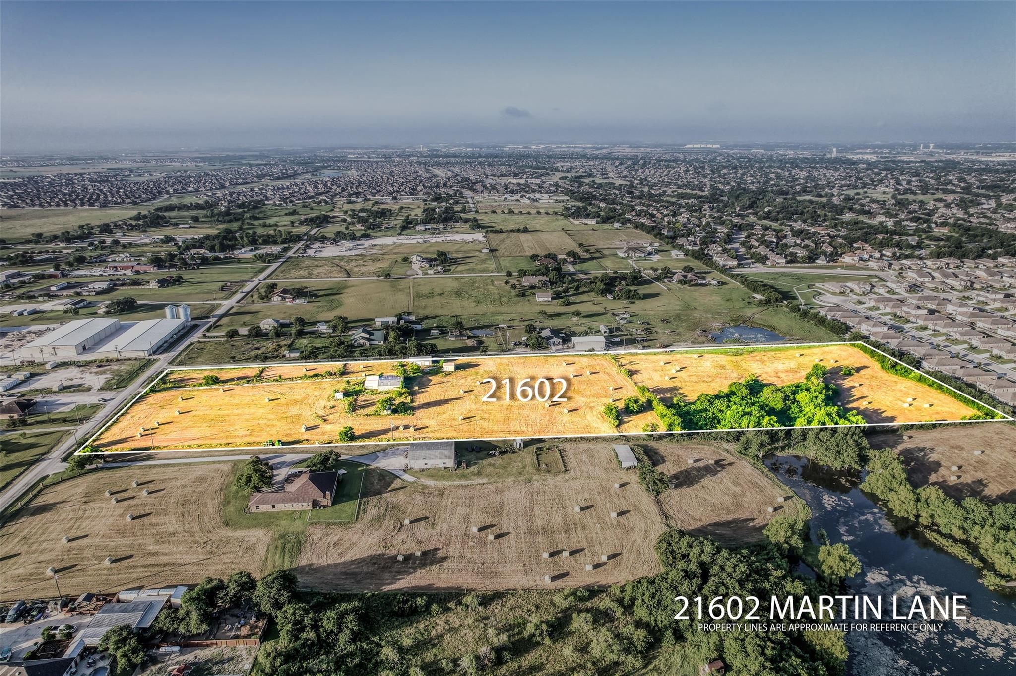 21602 Martin LN