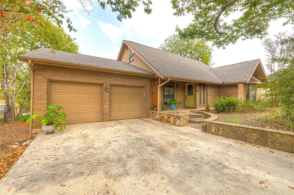 Photo of 114 Algarita ST, San Marcos, TX 78666 (MLS # 6092451)