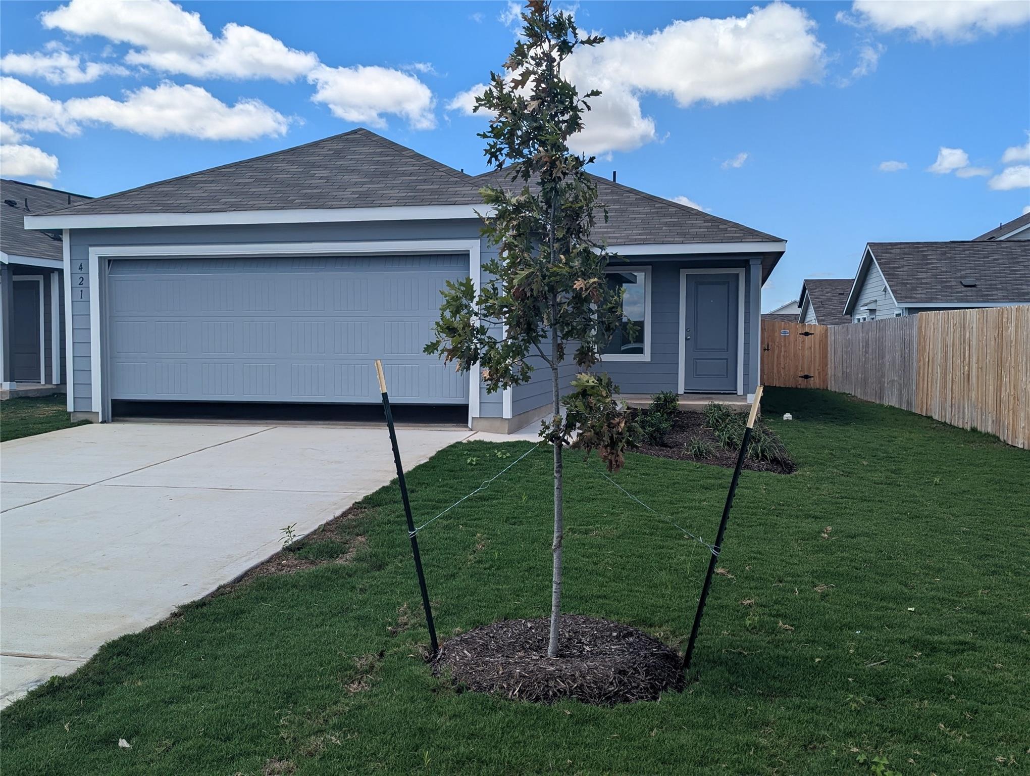 Photo 1 of 18 — 421 Rancho Del Cielo LOOP, Jarrell, TX 76537