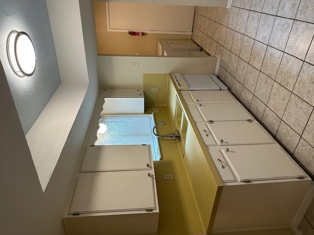 2711 Parker LN A