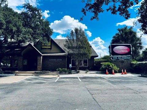 Photo of 7685 Northcross DR #706, Austin, TX 78757 (MLS # 9242626)