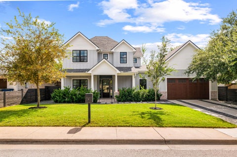 Photo of 2701 Richcreek RD, Austin, TX 78757 (MLS # 3200140)